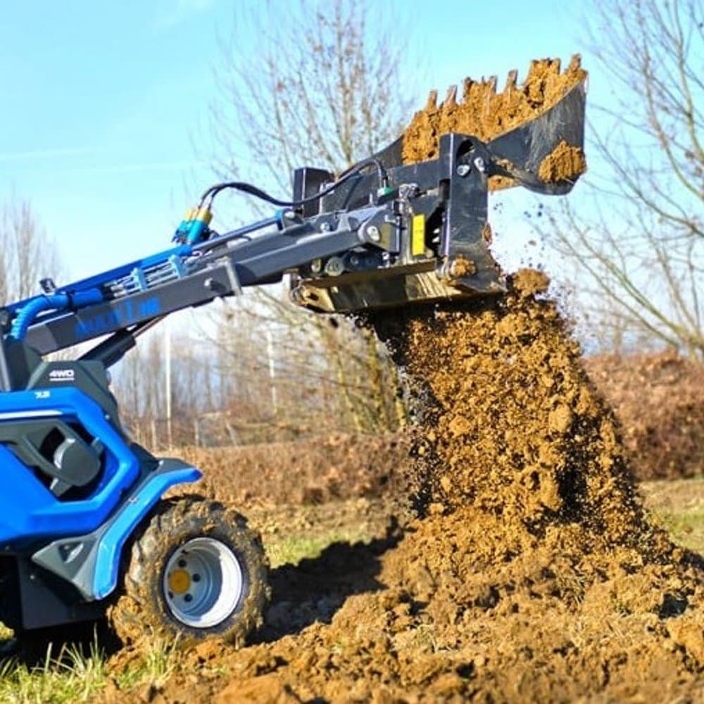 Porządki i transport łyżką 4w1 — realizacja MultiOrenda